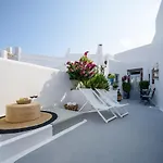 Betty's Santorini بيت للعطل