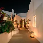 Betty's Santorini *
