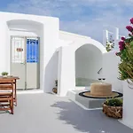 Betty's Santorini