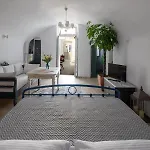 Betty's Santorini