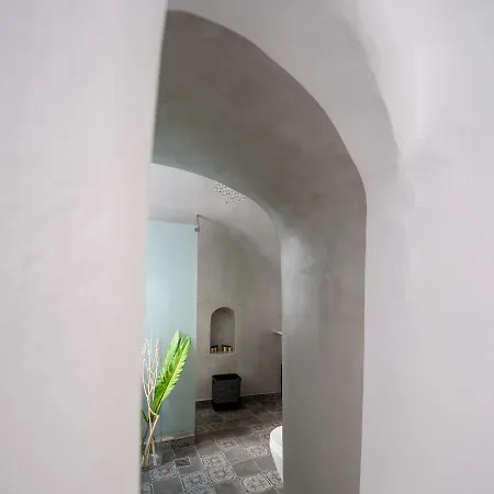 Betty's Santorini