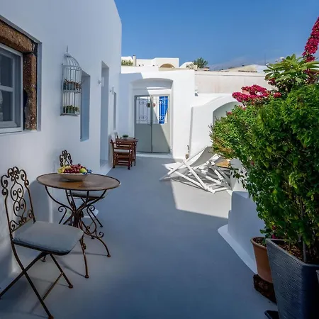 Holiday home Betty's Santorini
