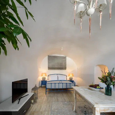 Betty's Santorini Καρτεράδος