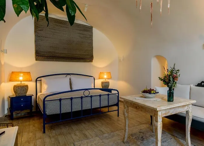 Betty's Santorini كارتيرادوس