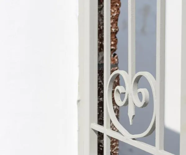 Betty's Santorini بيت للعطل