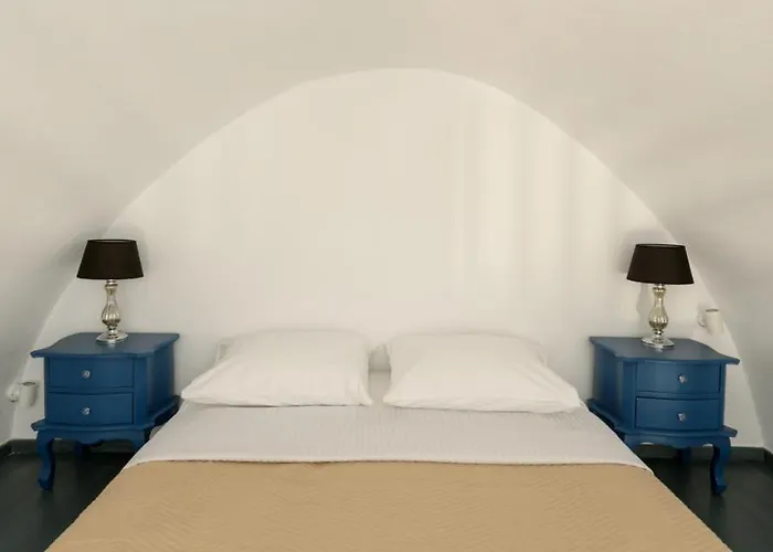 Betty's Santorini بيت للعطل *