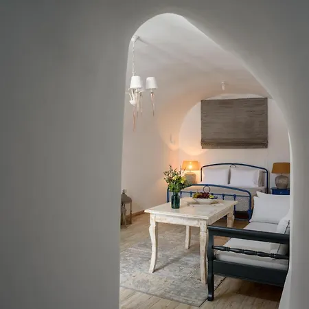 Betty's Santorini