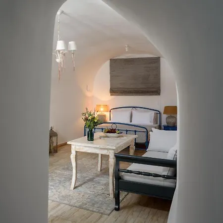 Betty's Santorini Nyaraló Karterádosz